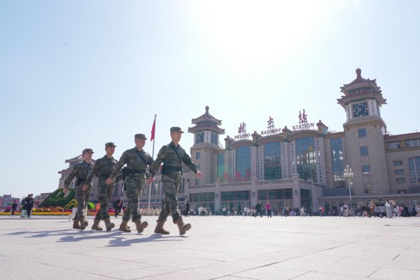 股票配资宝 节日在战位丨武警官兵坚守执勤一线